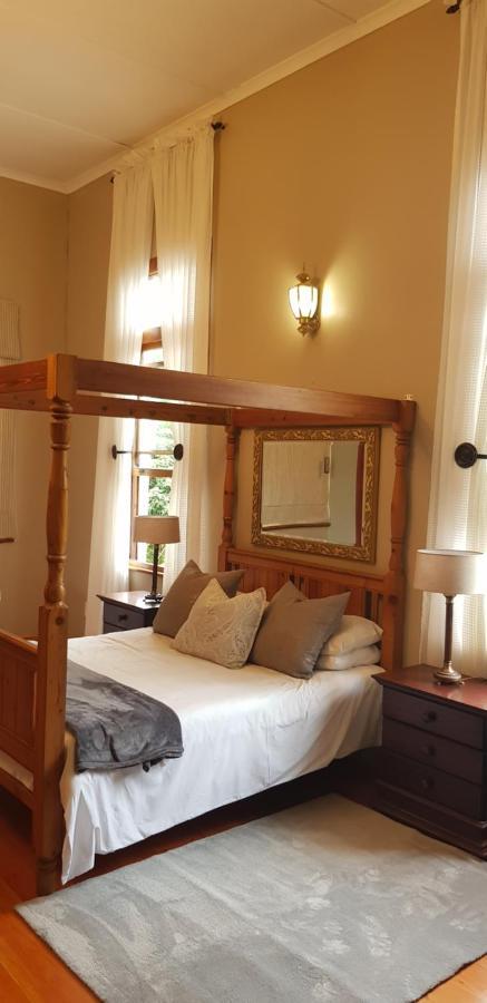 Royston Hall Historical Guesthouse Umtentweni Esterno foto